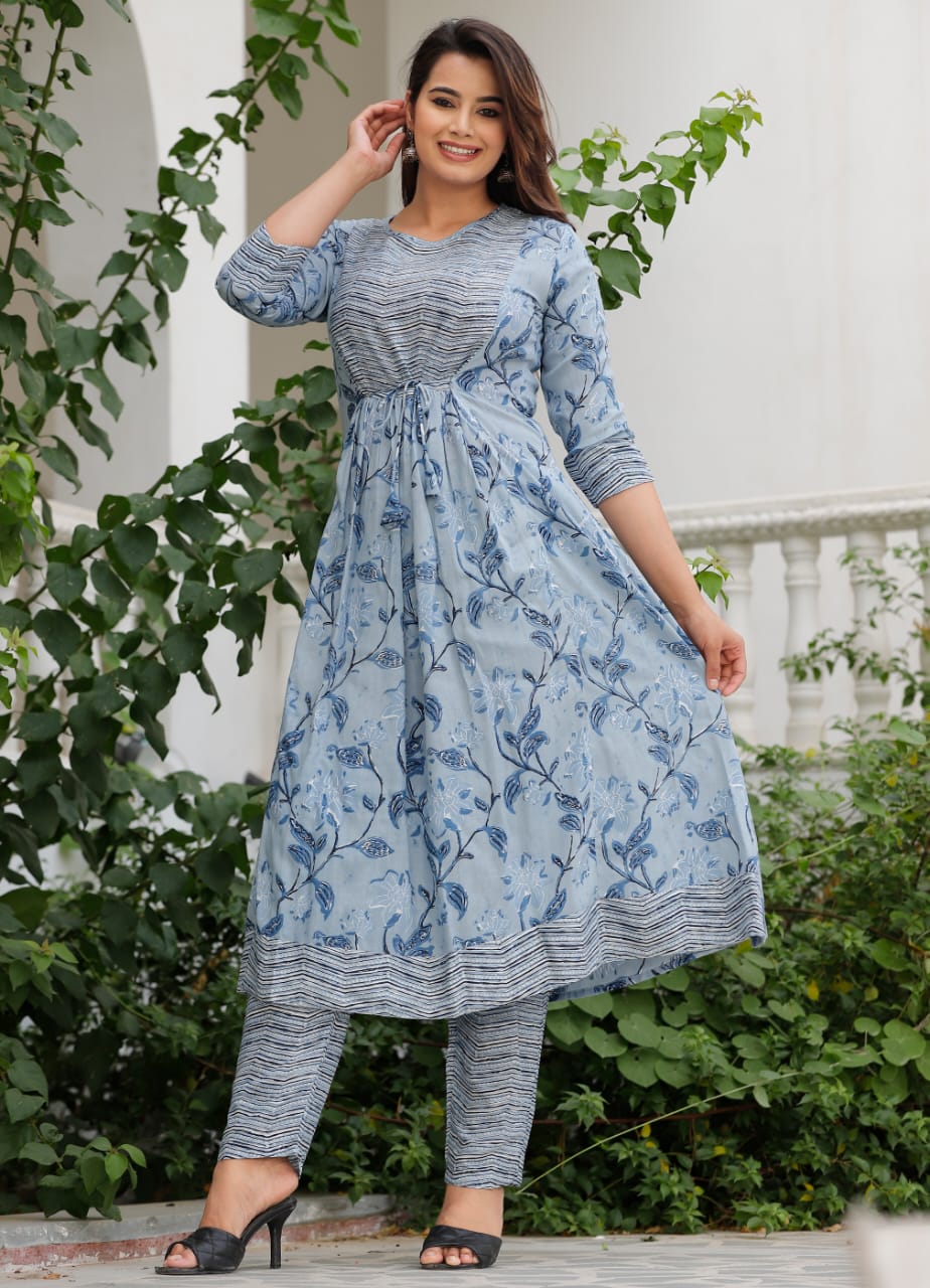 TRENDMALLS Women's Printed Fit and Flare Anarkali Gown for Women II Indian  Style II Anarkali II 2023 Stylish II Designer II Ready to Wear (Small)  White : Amazon.in: Fashion